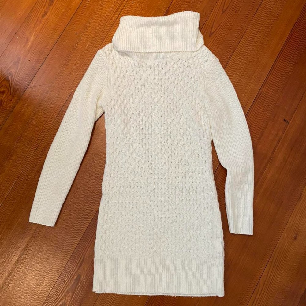 VENUS cable white knit sweater dress long sleeve mini hemline for winter or fall